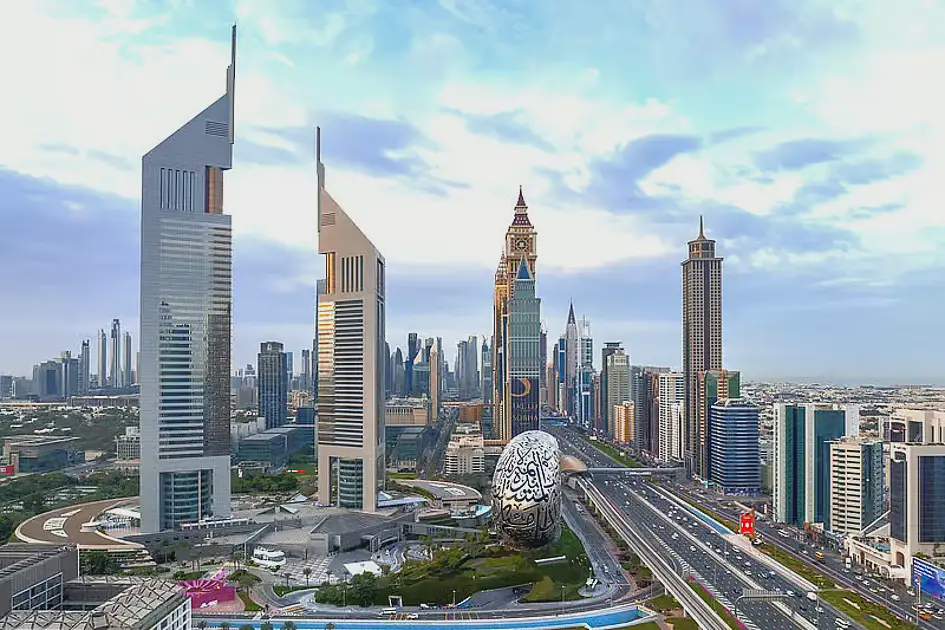جمارك دبي تمدد تعليق الرسوم على بضائع إعادة التصدير والعبور 60 يوماً إضافياً