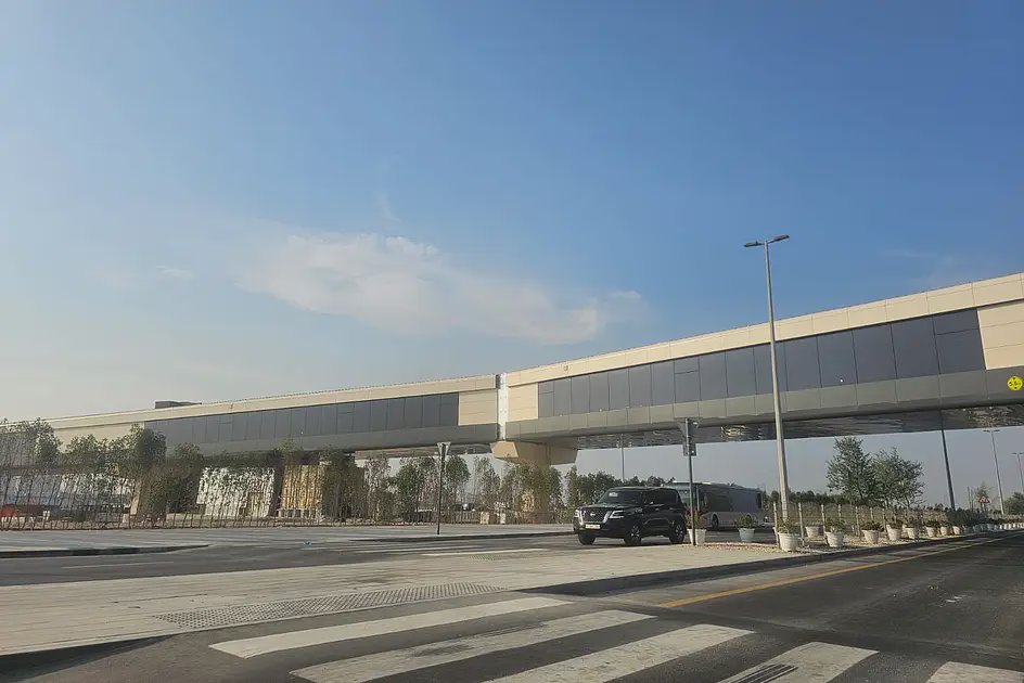 افتتاح پل پیاده روی میان مترو دبی و اتحاد ریل
