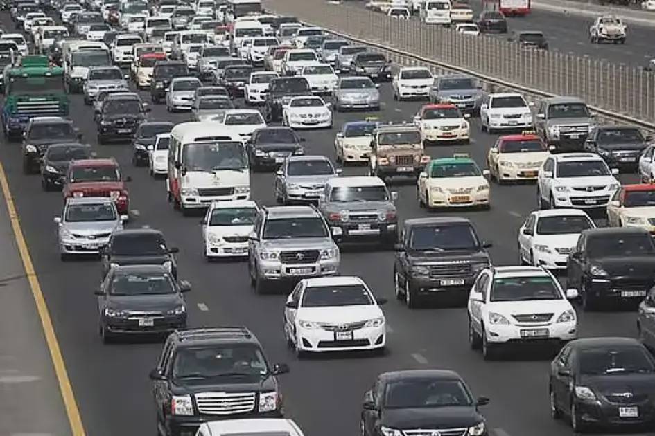 إغلاق مسارات بطريق الإمارات E611 ونفق مطار آل مكتوم لتجارب التاكسي ذاتي القيادة